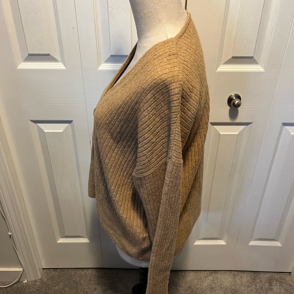 Madewell size S Oversized Women's Tan Button-Up Sweater - Picture 8 of 16